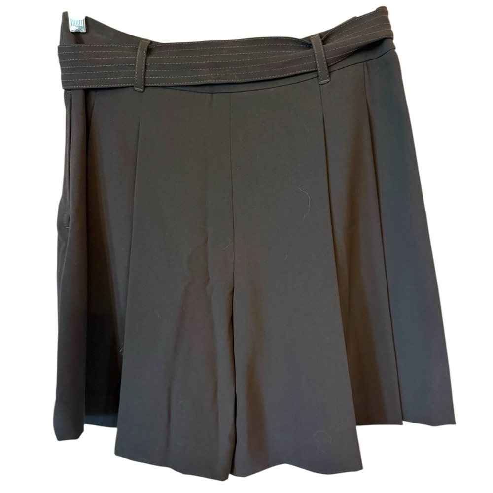 White House Black Market Pleated Full Shorts - Picture 5 of 10